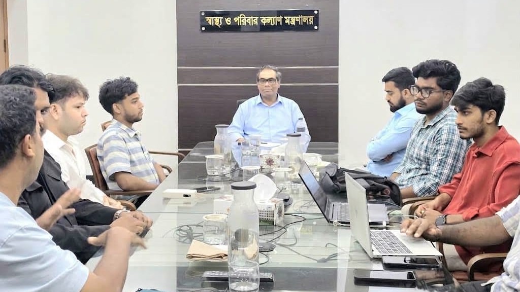 ডেঙ্গু মোকাবিলায় কনটেন্ট ক্রিয়েটরদের পাশে চায় স্বাস্থ্য মন্ত্রণালয়